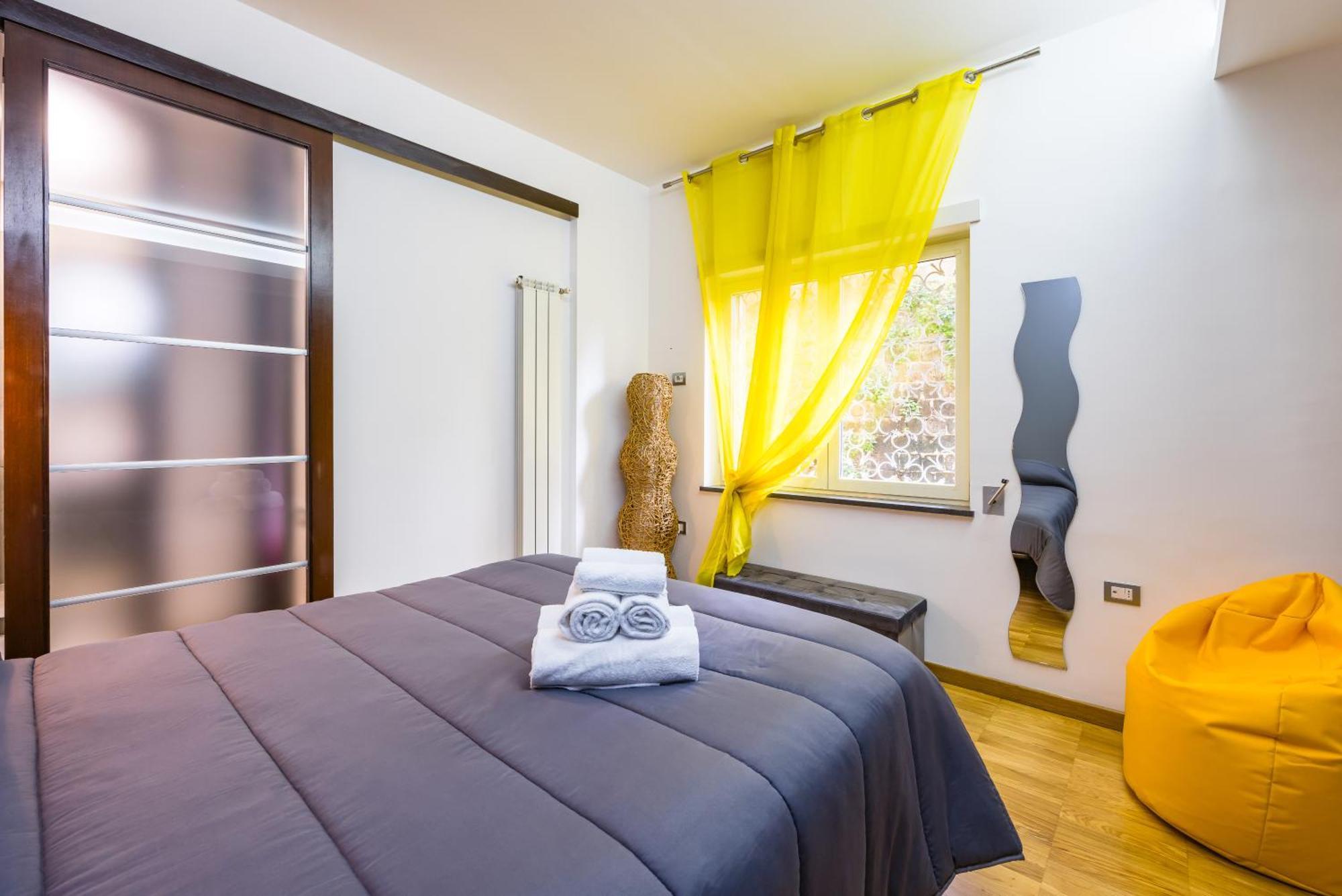 Fresh And Trendy Flat At Vomero Neapel
